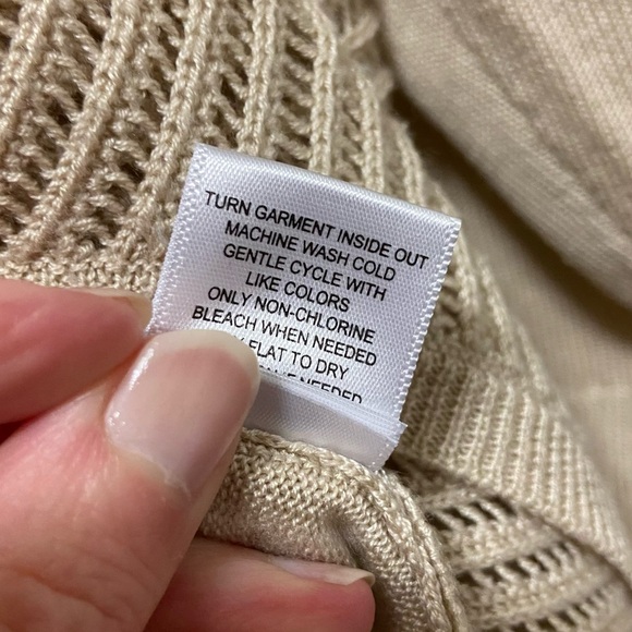 Lightweight ⭐️ waterfall cream 3/4 sleeve sweater - NEW YORK & CO - sz small - Picture 4 of 6